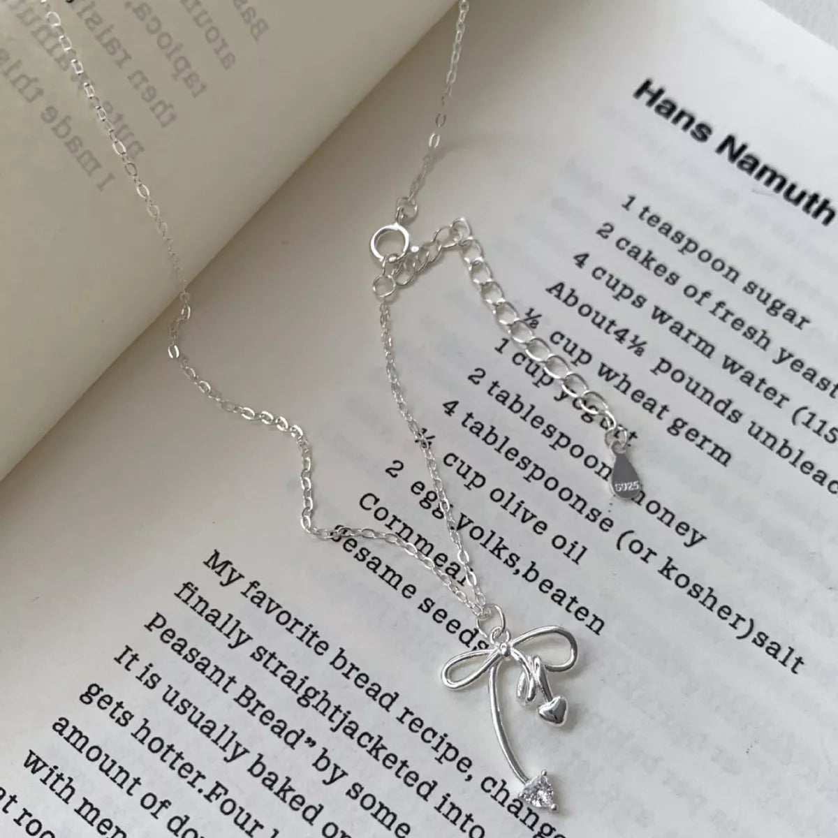 Bowknot Pendant Necklace -