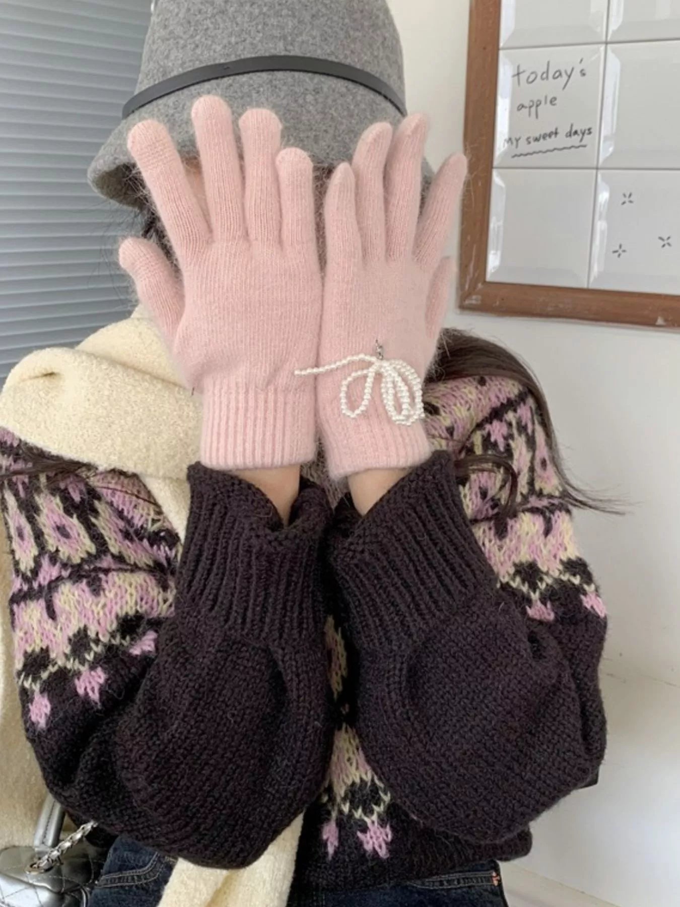 Pearl Embellished Knit Gloves - Pink One Size