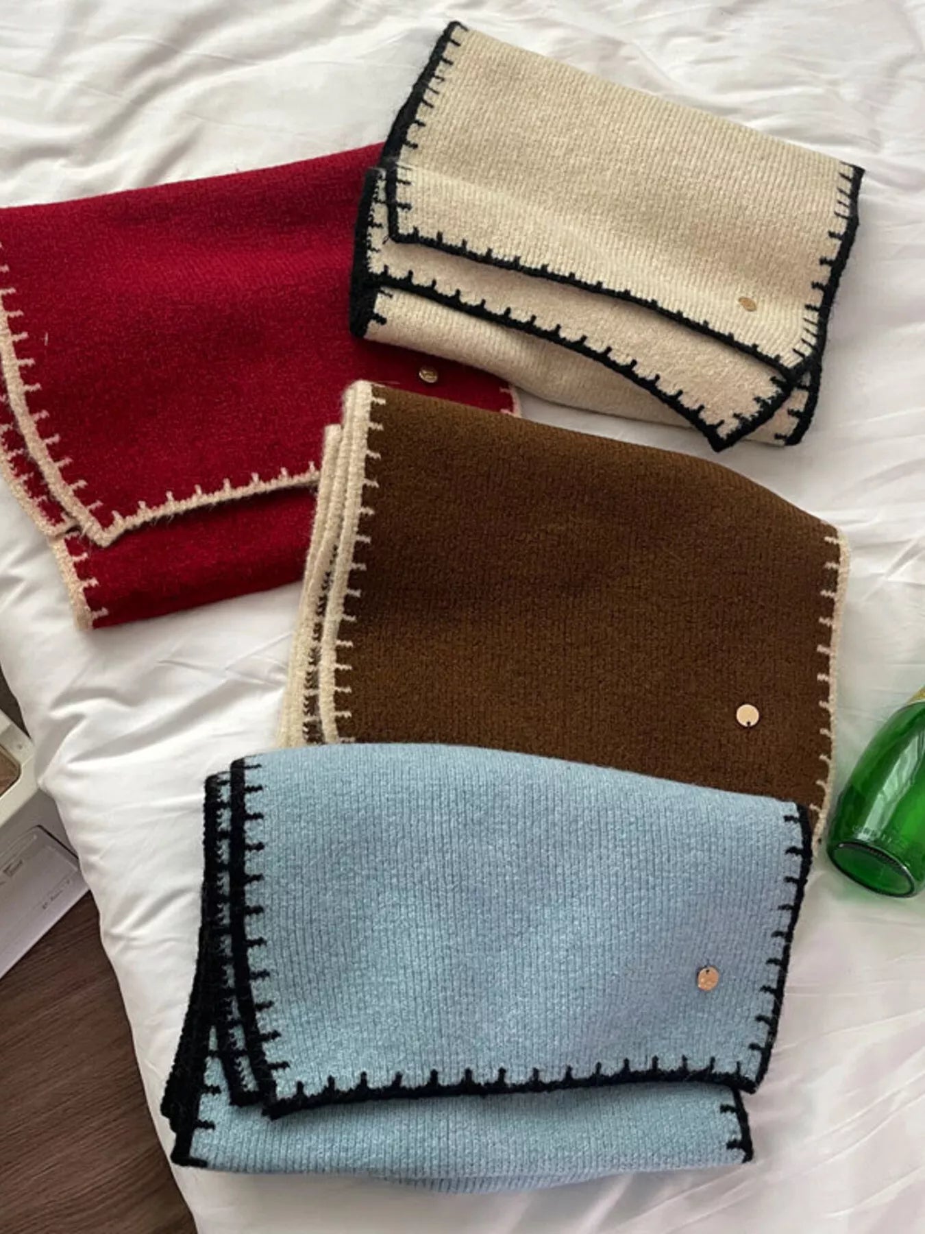 Contrast Trim Knit Scarf -