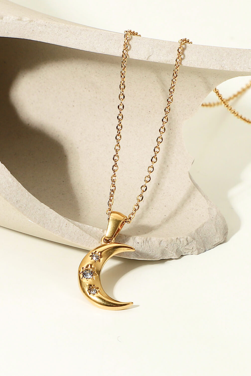 Moon Pendant Necklace - Gold One Size